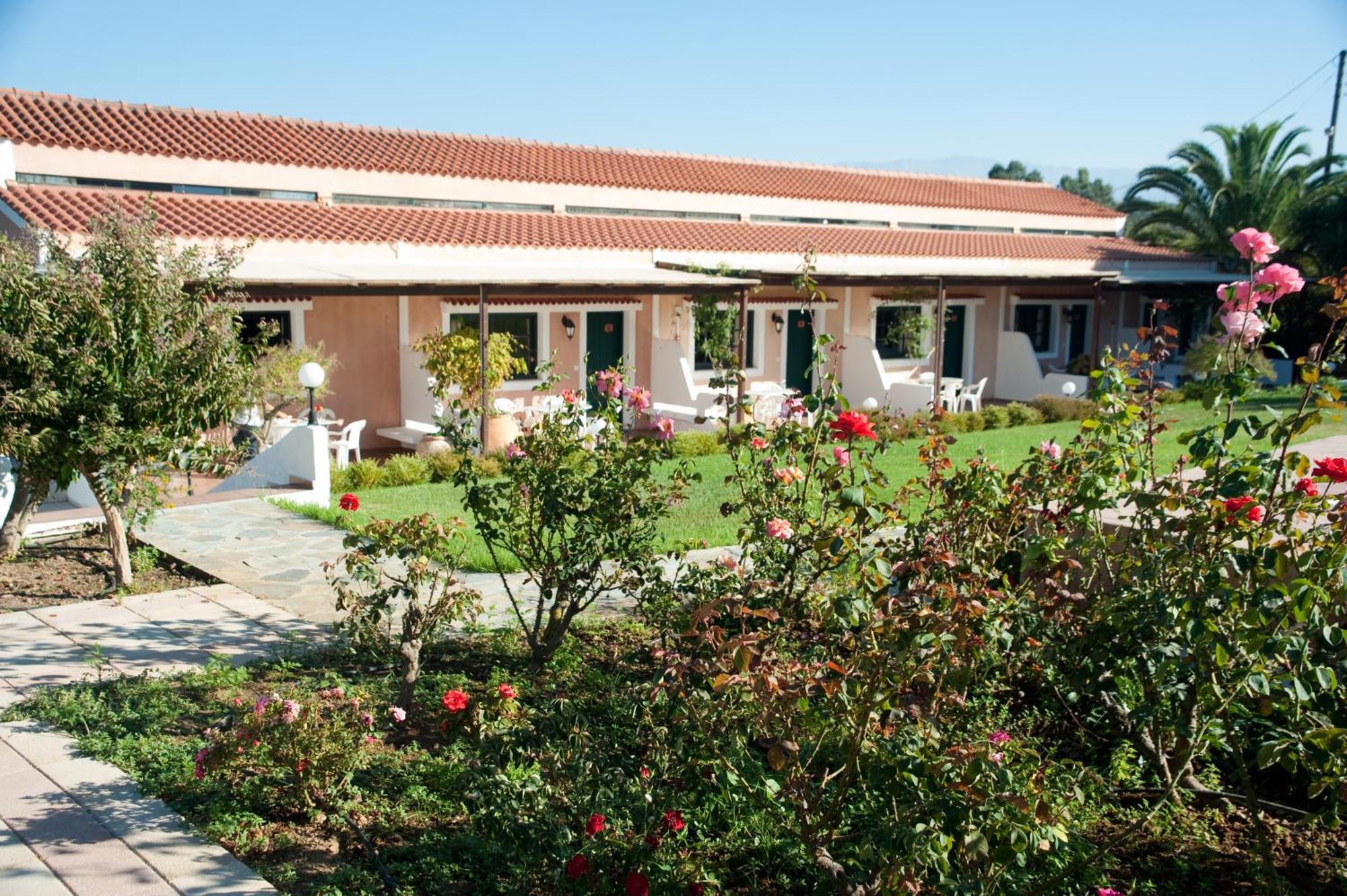 Androulakis Apartments Йеранион Экстерьер фото