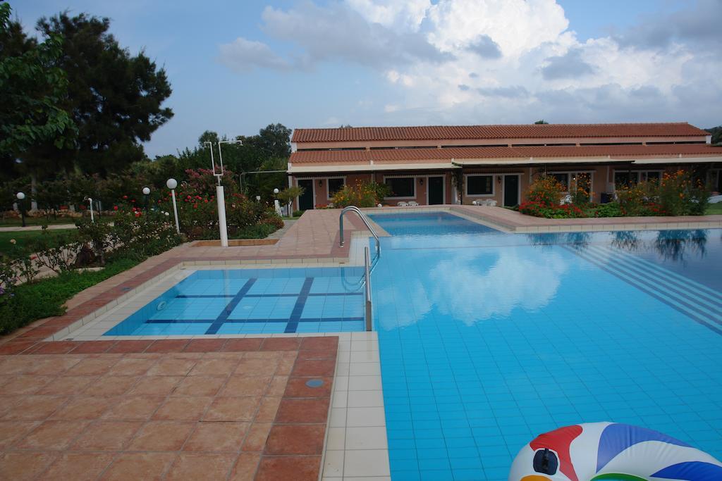 Androulakis Apartments Йеранион Экстерьер фото