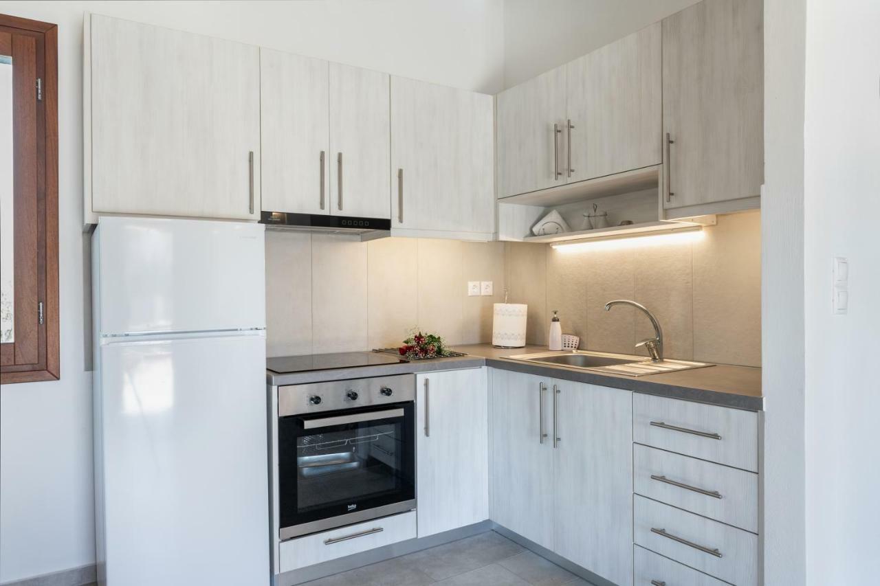 Androulakis Apartments Йеранион Экстерьер фото